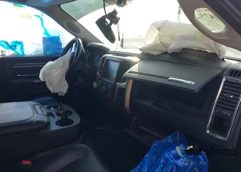 2015 Ram 1500 Laramie z USA, uszkodzony, nr VIN 1C6RR6NM2FS722814